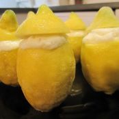 Limones rellenos de helado de limón