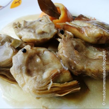 ALCACHOFAS EN SALSA.