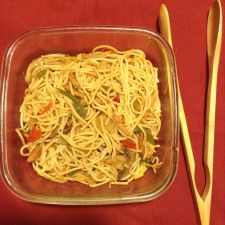 Espaguetis con verduras y setas
