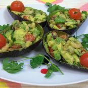 Aguacates rellenos de langostinos