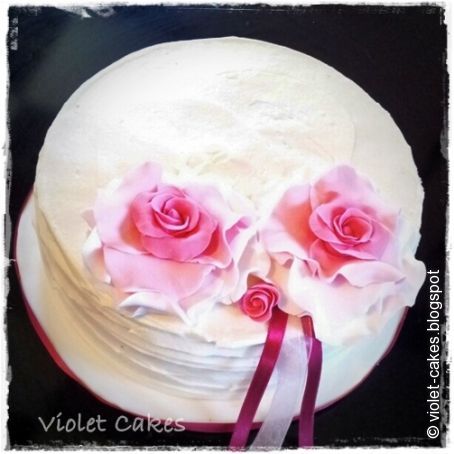 Tarta de cerezas en almíbar y chocolate blanco