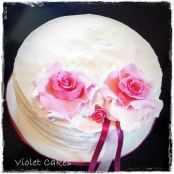 Tarta de cerezas en almíbar y chocolate blanco