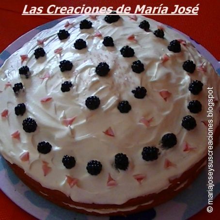 Cake of strawberry with Muslims