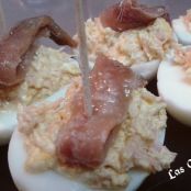 Huevos rellenos al roquefort