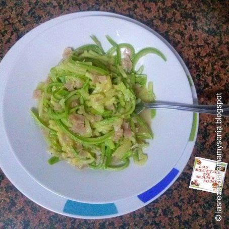 Calabacin al  ajillo con jamón de york