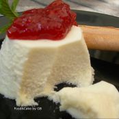 Minimousse de chocolate blanco con mermelada de fresas en Thermomix