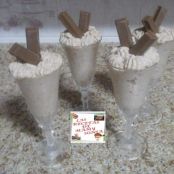 Copas de mousse de kit-kat