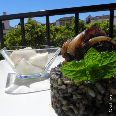 Arroz negro con calamar