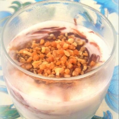 Helado rápido de yogur y chocolate