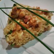 Risotto de pollo al curry con guisantes al Montasio