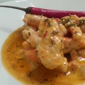 Pollo con gambas en salsa de guindilla y queso