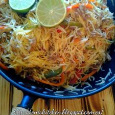 Fideos picantes con cerdo y salsa de soja