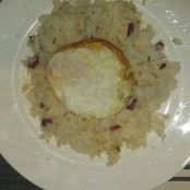 Huevo sobre cama de arroz frito al ajo y lomo - Paso 5