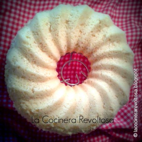 Bizcocho esponjoso de naranja en microondas