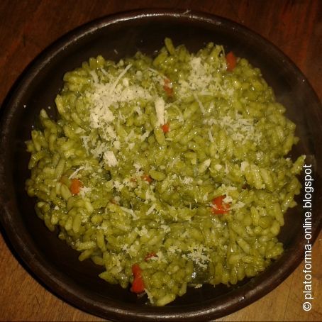 Arroz al pesto y parmesano