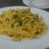 spaguettis con pollo al curry