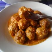 Albóndigas con verduras al pimentón