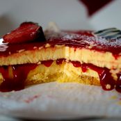 Cheesecake con sirope casero de fresas