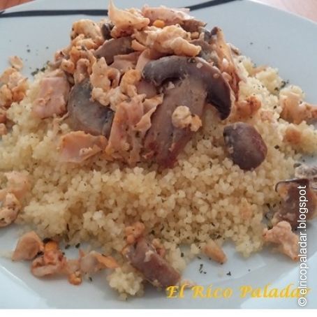 Cous-cous con salteado de champiñones al ajillo