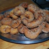 Rosquillas caseras con azúcar y canela