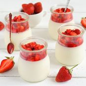 Panna cotta de limón y fresas