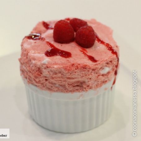 Soufflé frío de frambuesas
