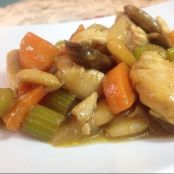 Pollo con champiñones y almendras