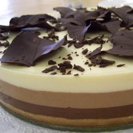 Tarta de tres chocolates