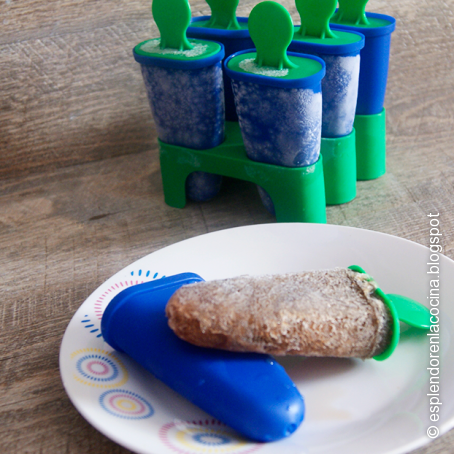 Polos de ron con Coca-Cola