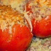 Tomates rellenos de atún y huevo duro