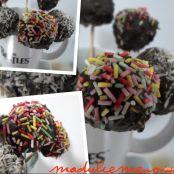 CAKE POPS.