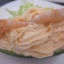 AGUACATES CON MAYONESA DE SALMON