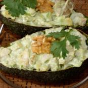 Aguacate relleno de pollo