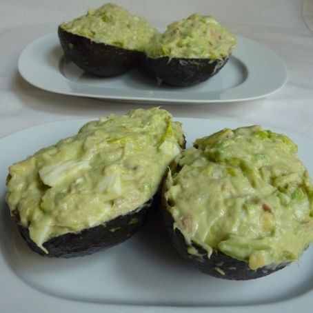 Aguacates rellenos tradicionales
