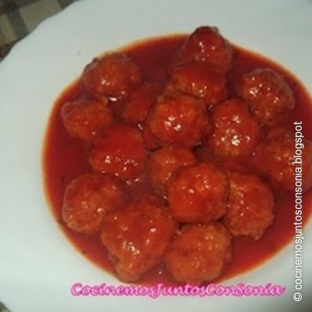 Albóndigas con tomate
