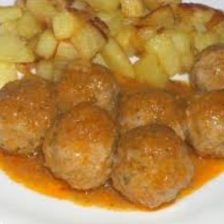 ALBONDIGAS EN SALSA