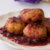 Albóndigas de pollo con salsa agridulce de frutos del bosque