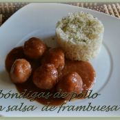 Albóndigas de pollo en salsa de frambuesa