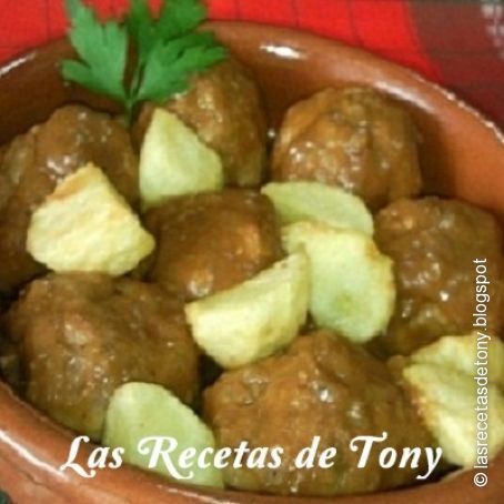 ALBONDIGAS EN SALSA AL VINO MALAGA VIRGEN