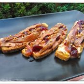 Tostada de anchoa y pate con mermelada