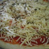 Pizza de calabacín y mozzarella con aceite de albahaca - Paso 2