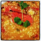 Arroz caldoso con bogavante, langostinos y  almejas