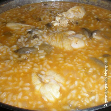 Arroz caldoso con pollo y setas