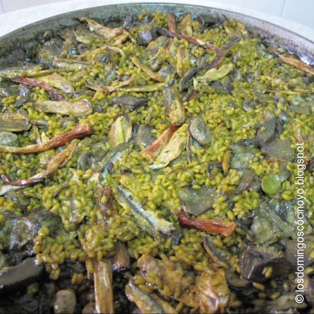 Arroz huertano de ajos tiernos, habas y alcachofas.