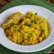 Arroz con pollo amarillo