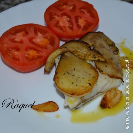 Bacalao con ceps y tomate