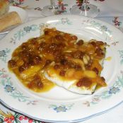 Bacalao con salsa de frutos secos y naranja