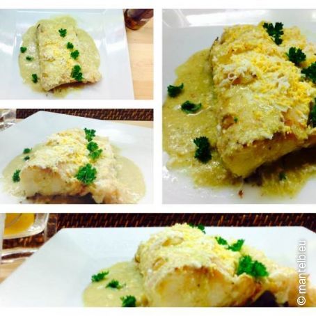 Bacalao skrei al horno con salsa verde, aceituna y huevo rallado