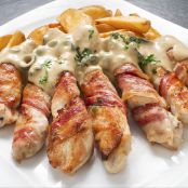 Palitos de pollo con bacon y salsa gorgonzola