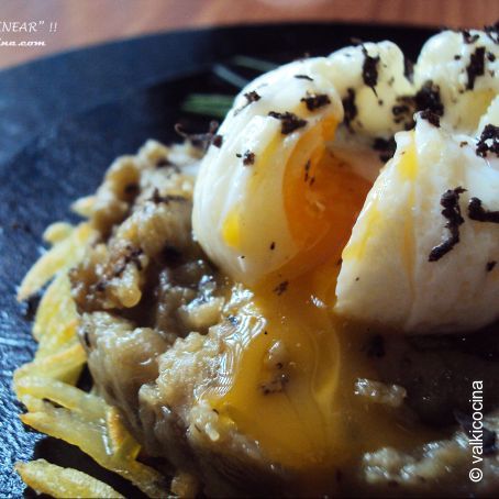 BERENJENAS REHOGADAS CON HUEVO POCHÉ SOBRE CRUJIENTE DE PATATA ...